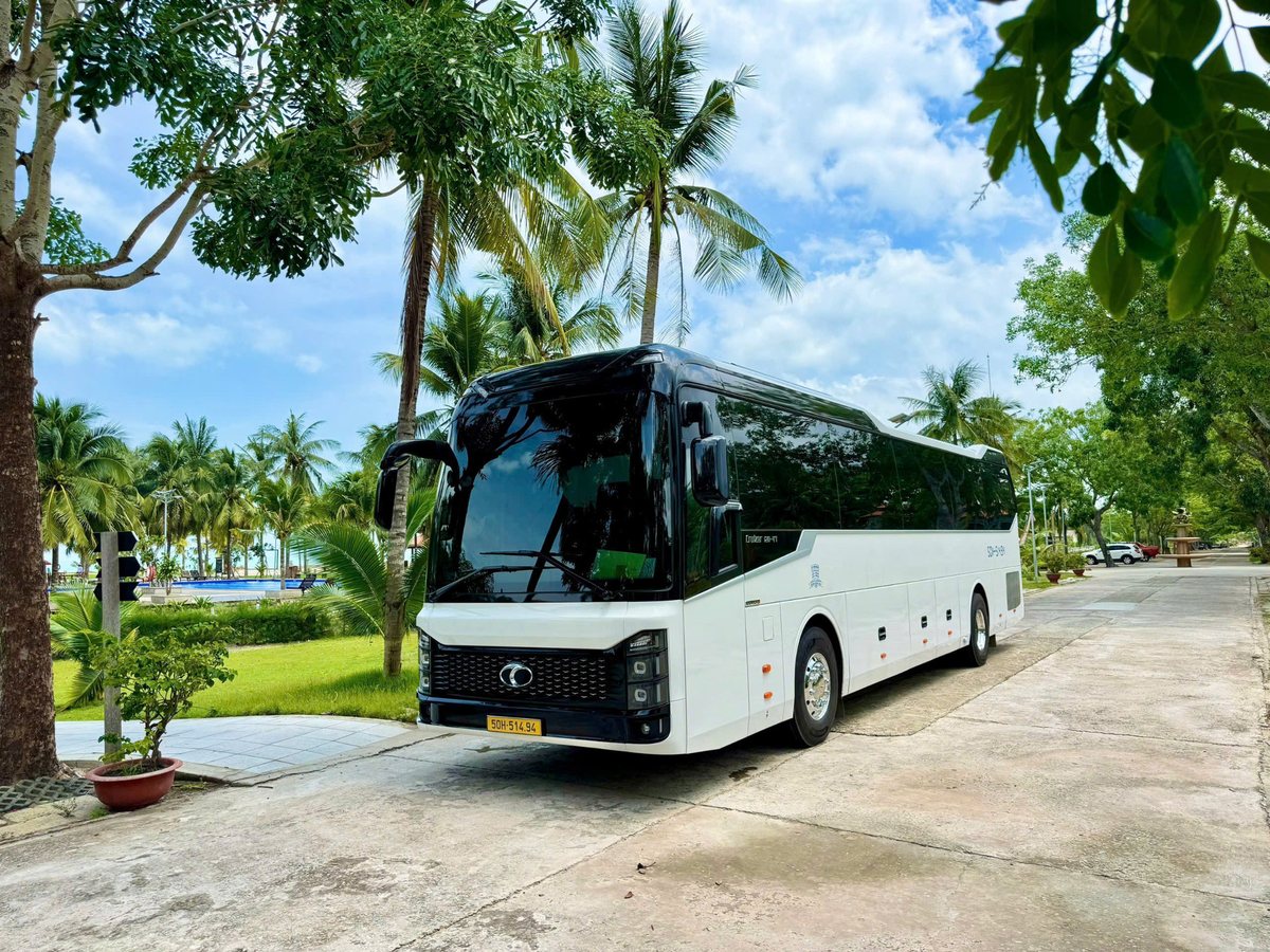 29-seater coach